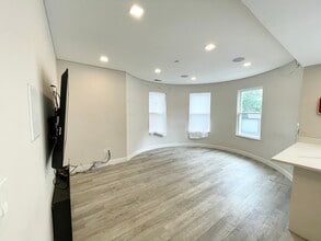 113 Hillside St, Unit 2 in Boston, MA - Building Photo - Building Photo