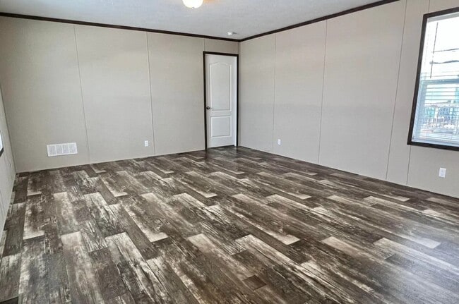 6599 N Hampshire Dr in Holly, MI - Foto de edificio - Building Photo