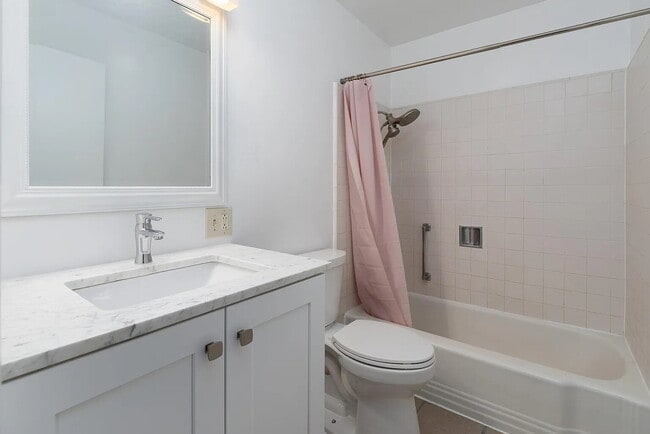 1825 Shore Line Dr in Alameda, CA - Building Photo - Building Photo