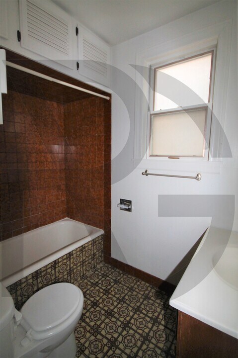 2115 N Sedgwick St in Chicago, IL - Foto de edificio