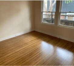 4315 Essex St in Emeryville, CA - Foto de edificio - Building Photo