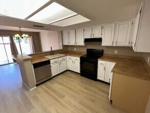 521 E Kristal Way in Phoenix, AZ - Building Photo - Building Photo