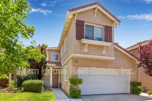 25620 Wordsworth Ln in Stevenson Ranch, CA - Building Photo