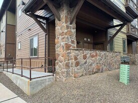 1650 E Ponderosa Pkwy in Flagstaff, AZ - Building Photo