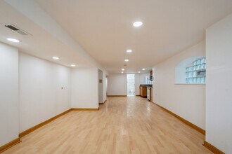 5618 N Artesian Ave-Unit -G in Chicago, IL - Building Photo - Building Photo