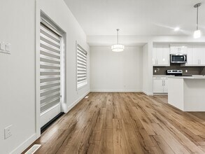 7257 Chivers Pl SW in Edmonton, AB - Building Photo - Building Photo