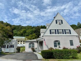 1 Library Rd in Tuxedo Park, NY - Building Photo