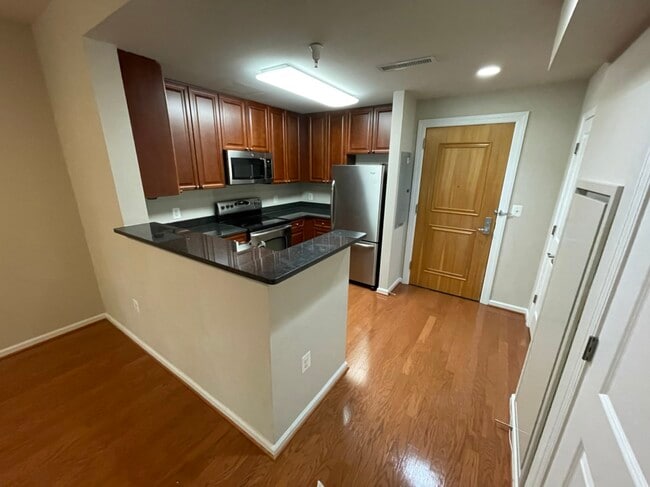 11700 Old Georgetown Rd in Rockville, MD - Building Photo - Building Photo