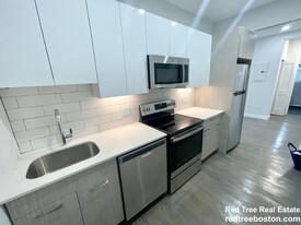 111 Jersey St, Unit 12 in Boston, MA - Building Photo