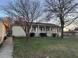 218 E Haven Rd in Waxahachie, TX - Building Photo