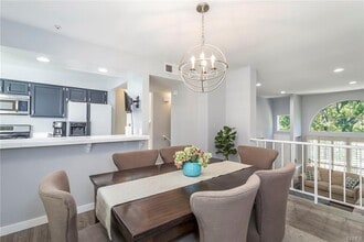 5455 Sylmar Ave in Los Angeles, CA - Building Photo - Building Photo