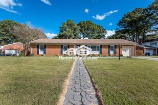 3217 Foxgrove Ln in Chesapeake, VA - Building Photo