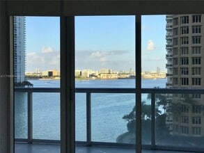 475 Brickell Ave, Unit # B516 in Miami, FL - Building Photo - Building Photo