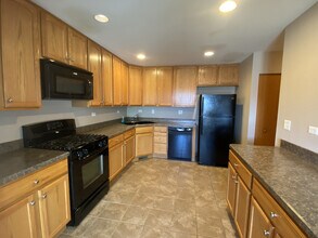 545 Yorkshire Ln in Pingree Grove, IL - Building Photo - Building Photo