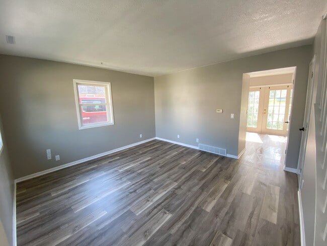 1214 Gebhardt St in Knoxville, IA - Building Photo - Building Photo