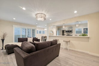 4642 Park Granada in Calabasas, CA - Building Photo - Building Photo