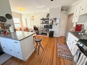 519 Main St, Unit 1 in Medford, MA - Building Photo - Building Photo