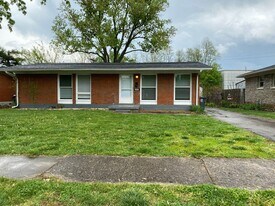 1885 Dunkirk Dr in Lexington, KY - Building Photo