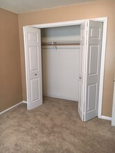 1343 E Oakland St, Unit B in Rapid City, SD - Building Photo - Building Photo