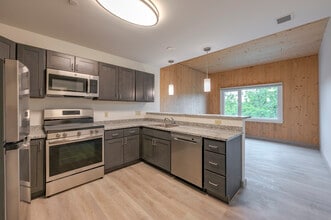 340+ Dixwell in New Haven, CT - Foto de edificio - Interior Photo