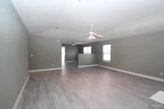 2437 Gulf Breeze Ave in Pensacola, FL - Building Photo - Building Photo