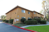 Casa Tiempo Apartments in Westminster, CA - Foto de edificio - Building Photo