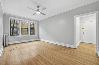 2336 W Addison St in Chicago, IL - Foto de edificio - Building Photo