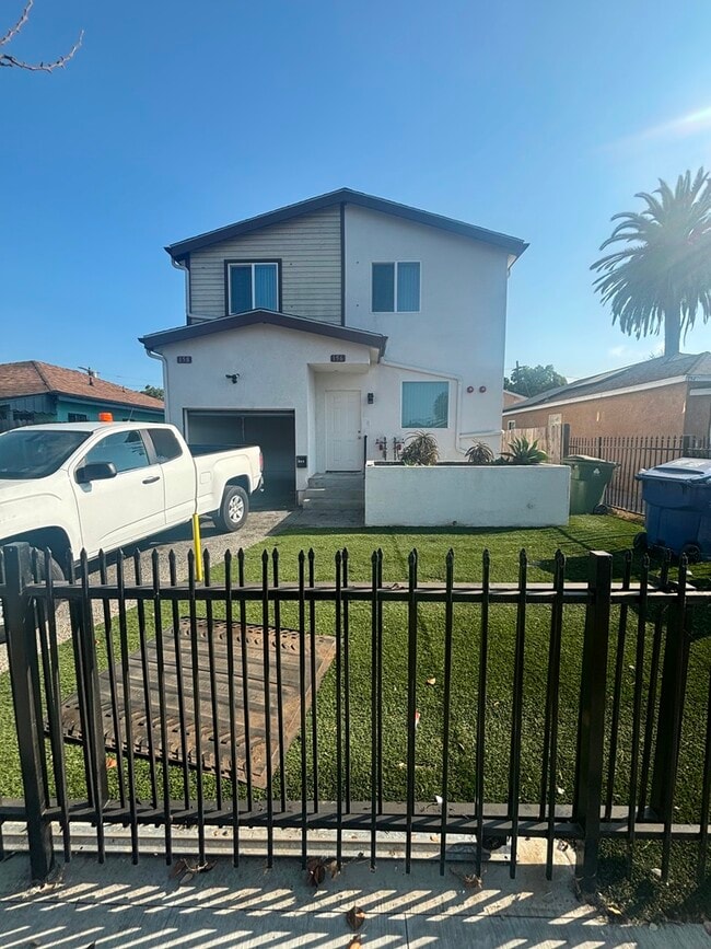 property at 156 E 119th St