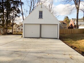 928 Canfield Rd in Youngstown, OH - Building Photo - Building Photo