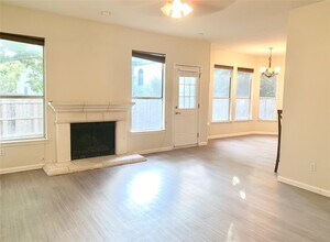 7504 Tovar Dr in Austin, TX - Building Photo - Building Photo