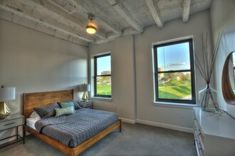 Pershing Lofts in Kansas City, MO - Building Photo - Building Photo