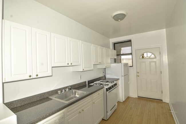 820 W Waveland Ave in Chicago, IL - Building Photo - Building Photo