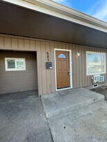 601-603 Woodstock St in Medford, OR - Building Photo