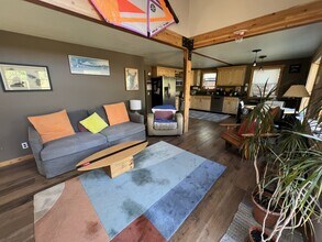 4275 Leeper Ln in Wilson, WY - Foto de edificio - Building Photo