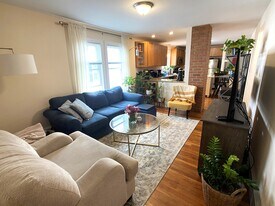 78 Ten Hills Rd, Unit 1 in Somerville, MA - Building Photo