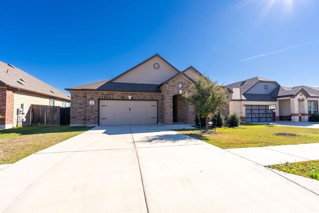 250 Auburn St in Kyle, TX - Building Photo - Building Photo