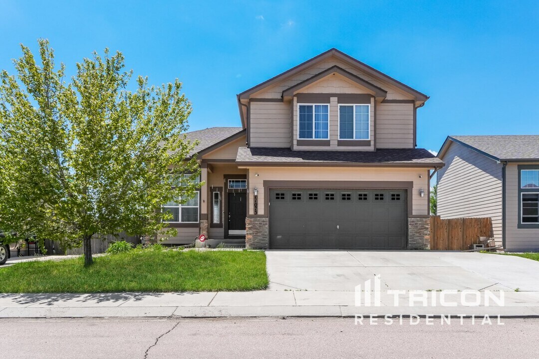 11075 Falling Star Rd in Fountain, CO - Building Photo