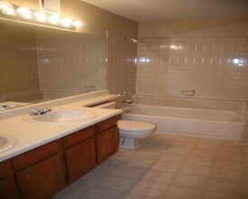 960 Acapulco Ct in Colorado Springs, CO - Building Photo - Building Photo