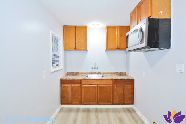 181 W Spazier Ave, Unit 181 W Spazier Ave Apt C