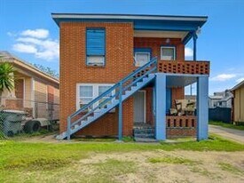 712 40th St in Galveston, TX - Building Photo