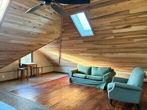 920 Lafayette Ave, Unit 920 B in Columbus, IN - Foto de edificio - Building Photo