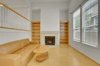 2889 Plaza del Amo in Torrance, CA - Building Photo - Building Photo