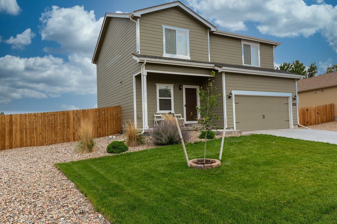 6610 Phantom Way in Colorado Springs, CO - Building Photo