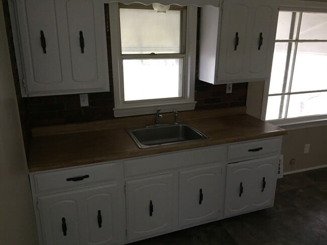 12025 Shady Oak Blvd in Garfield Heights, OH - Building Photo - Building Photo
