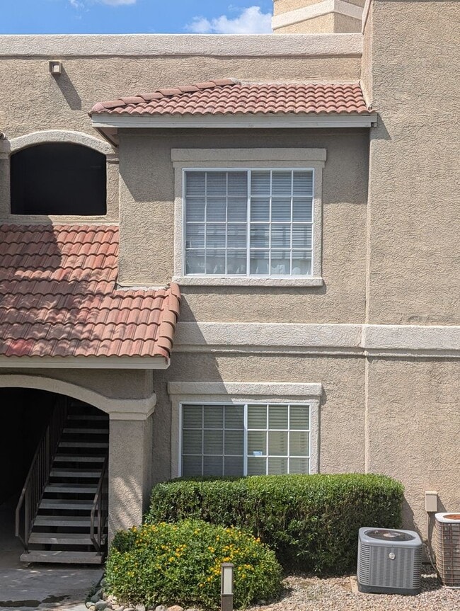 1500 E Pusch Wilderness Dr in Oro Valley, AZ - Building Photo - Building Photo