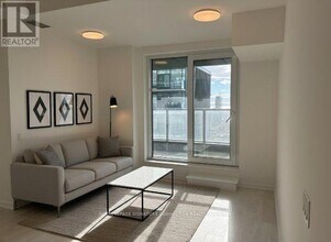 1285 Dupont St in Toronto, ON - Building Photo - Building Photo