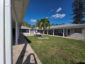 14225 Palm St in Madeira Beach, FL - Building Photo - Building Photo