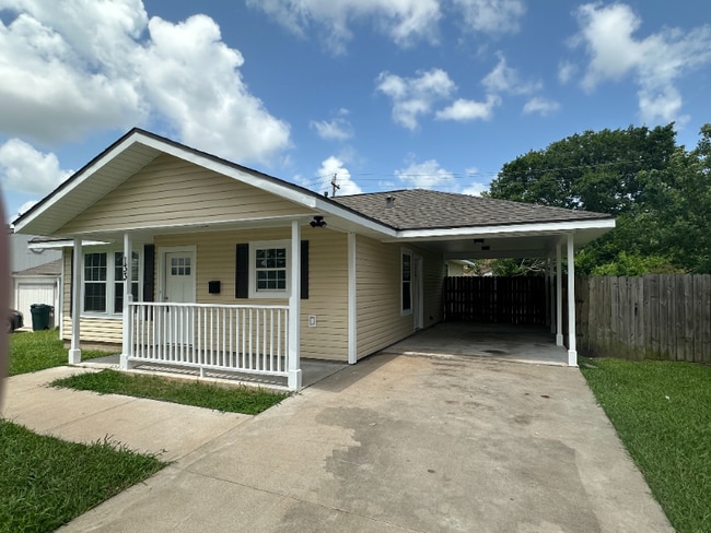 property at 133 Huisache St