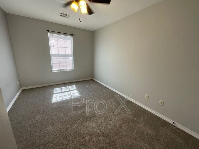 618 Easton Dr in Webb City, MO - Building Photo - Building Photo