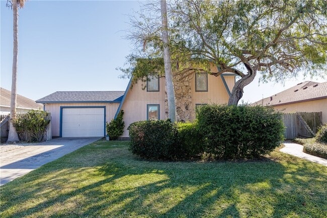 13813 Flintlock Dr in Corpus Christi, TX - Building Photo - Building Photo